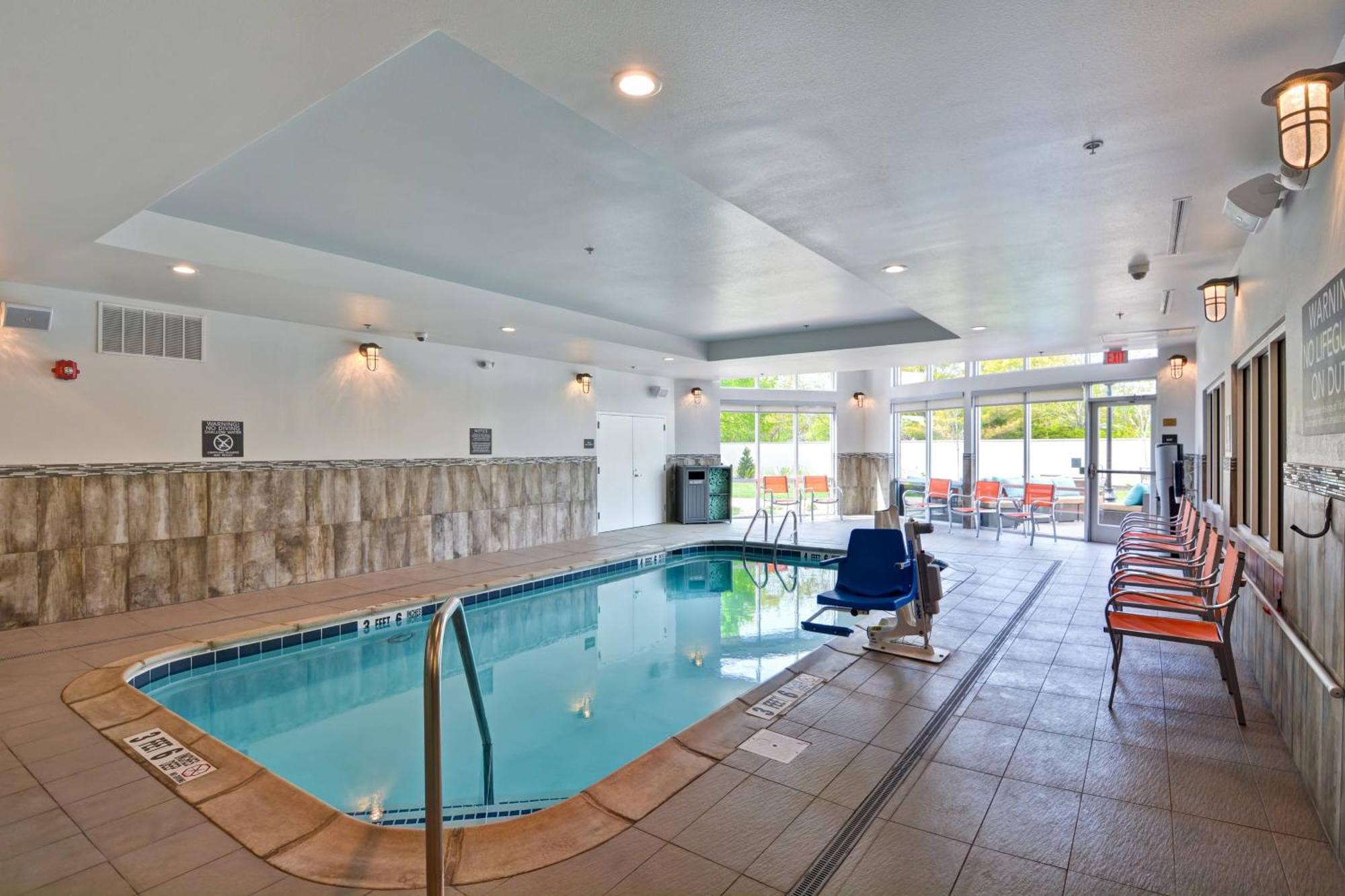 Courtyard By Marriott Long Island Islip/Courthouse Complex Hotel Central Islip Eksteriør billede