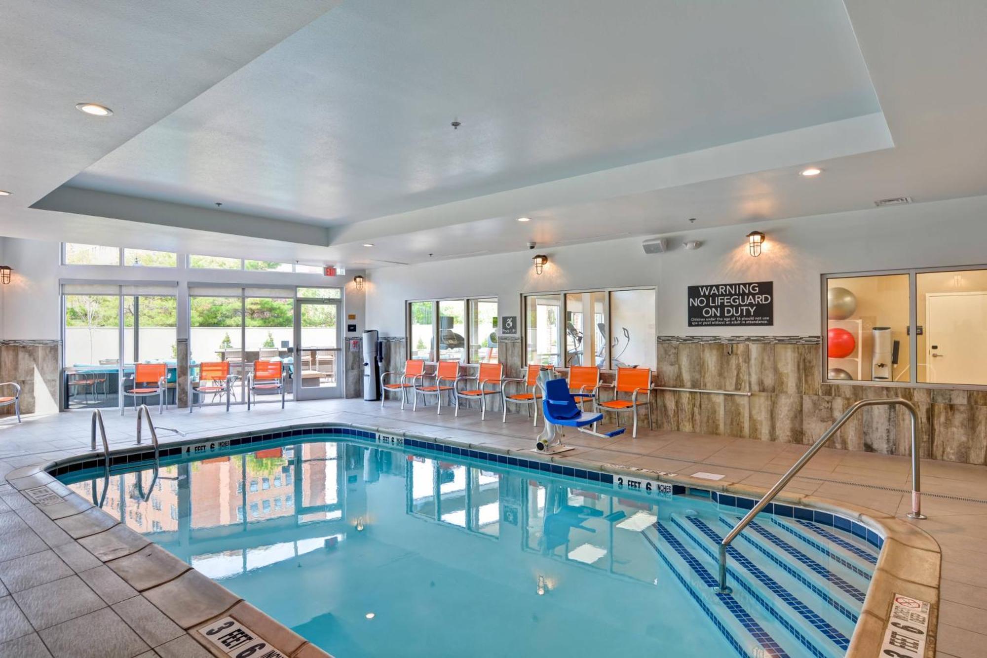 Courtyard By Marriott Long Island Islip/Courthouse Complex Hotel Central Islip Eksteriør billede