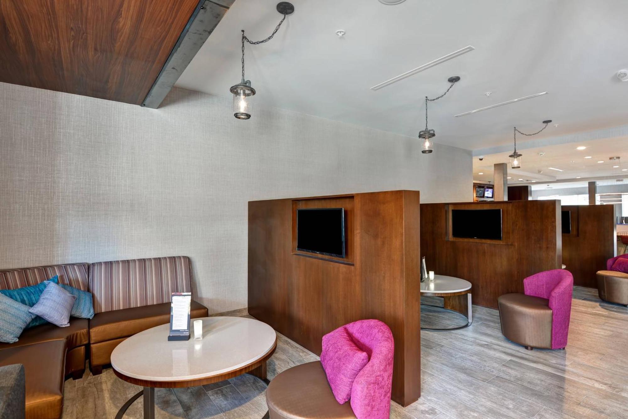Courtyard By Marriott Long Island Islip/Courthouse Complex Hotel Central Islip Eksteriør billede
