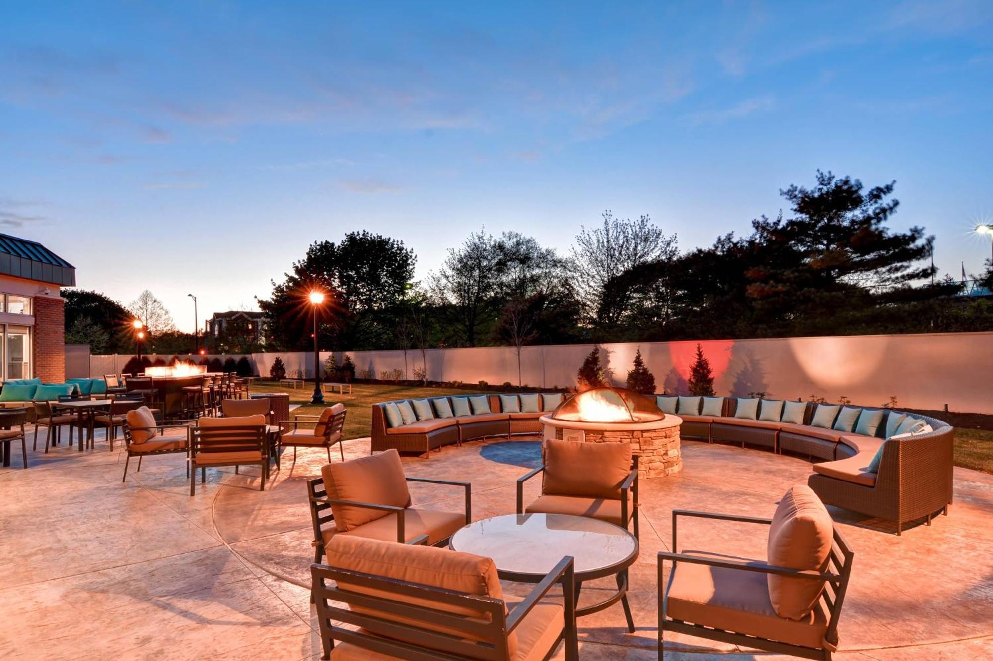 Courtyard By Marriott Long Island Islip/Courthouse Complex Hotel Central Islip Eksteriør billede