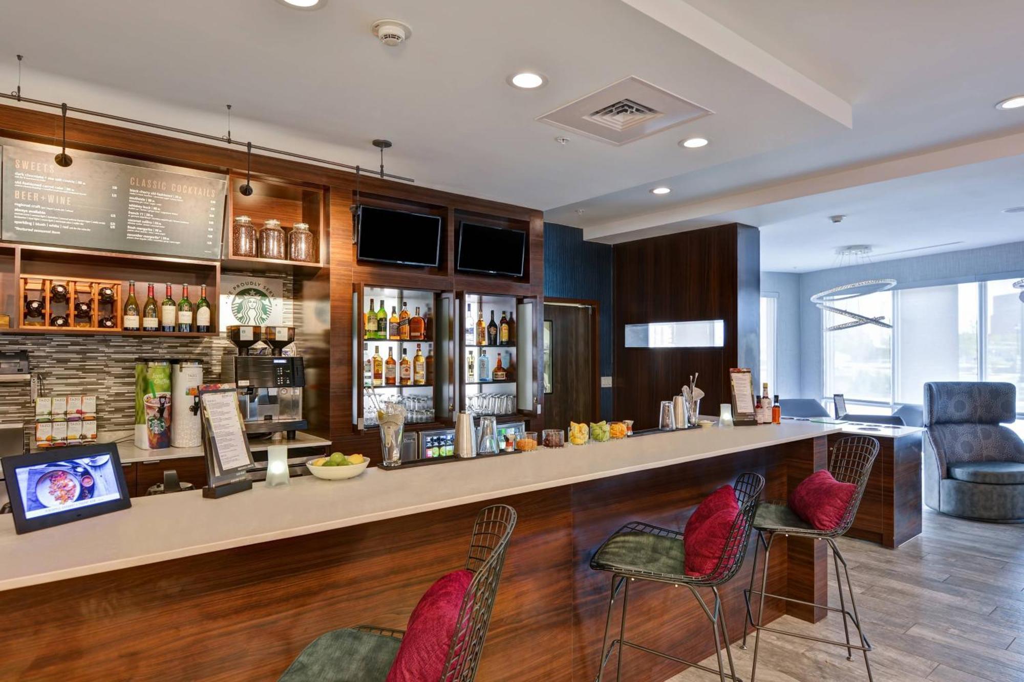 Courtyard By Marriott Long Island Islip/Courthouse Complex Hotel Central Islip Eksteriør billede
