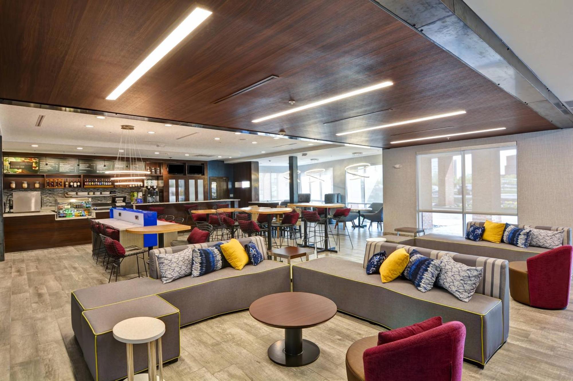 Courtyard By Marriott Long Island Islip/Courthouse Complex Hotel Central Islip Eksteriør billede